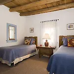 Santa Fe Treasure Three-Bedroom Holiday Home