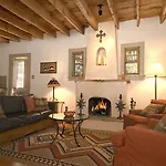 Santa Fe Treasure Three-Bedroom Holiday Home
