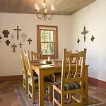 Santa Fe Treasure Three-Bedroom Holiday Home
